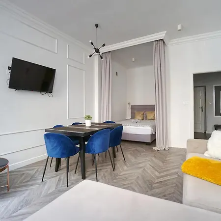 Elegant Et Spacieux إبينال